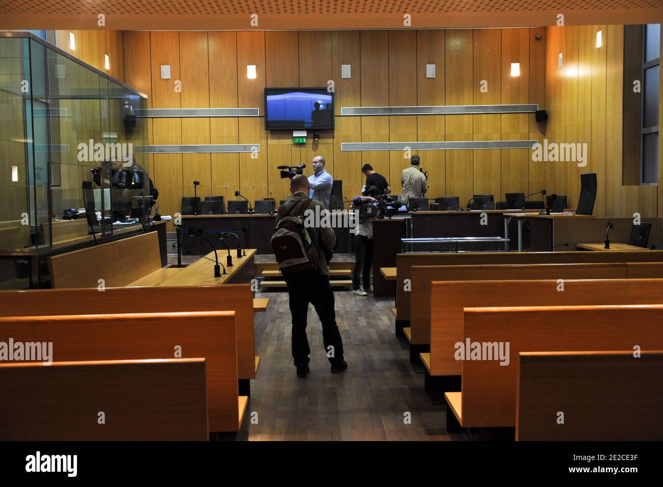Atmosphere during German cardiologist Dieter Krombach's trial for the murder of Kalinka Bamberski, in Paris, France on October 4, 2011. The French court today decided to continue the trial of the German doctor, who is accused of having raped and killed his then 14-year-old stepdaughter, Kalinka Bamberski, in the summer of 1982 while she was holidaying with her mother at Krombach's home at Lake Constance, southern Germany. A court in Germany ruled that Krombach could not be held responsible for the death, but in 1995 a court in Paris found the doctor guilty of manslaughter and sentenced him in Stock Photo