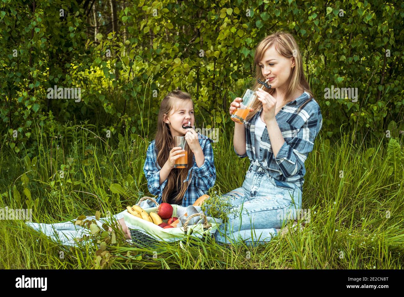 How to Style Girls for a Summer Family Picnic: Chic Tips