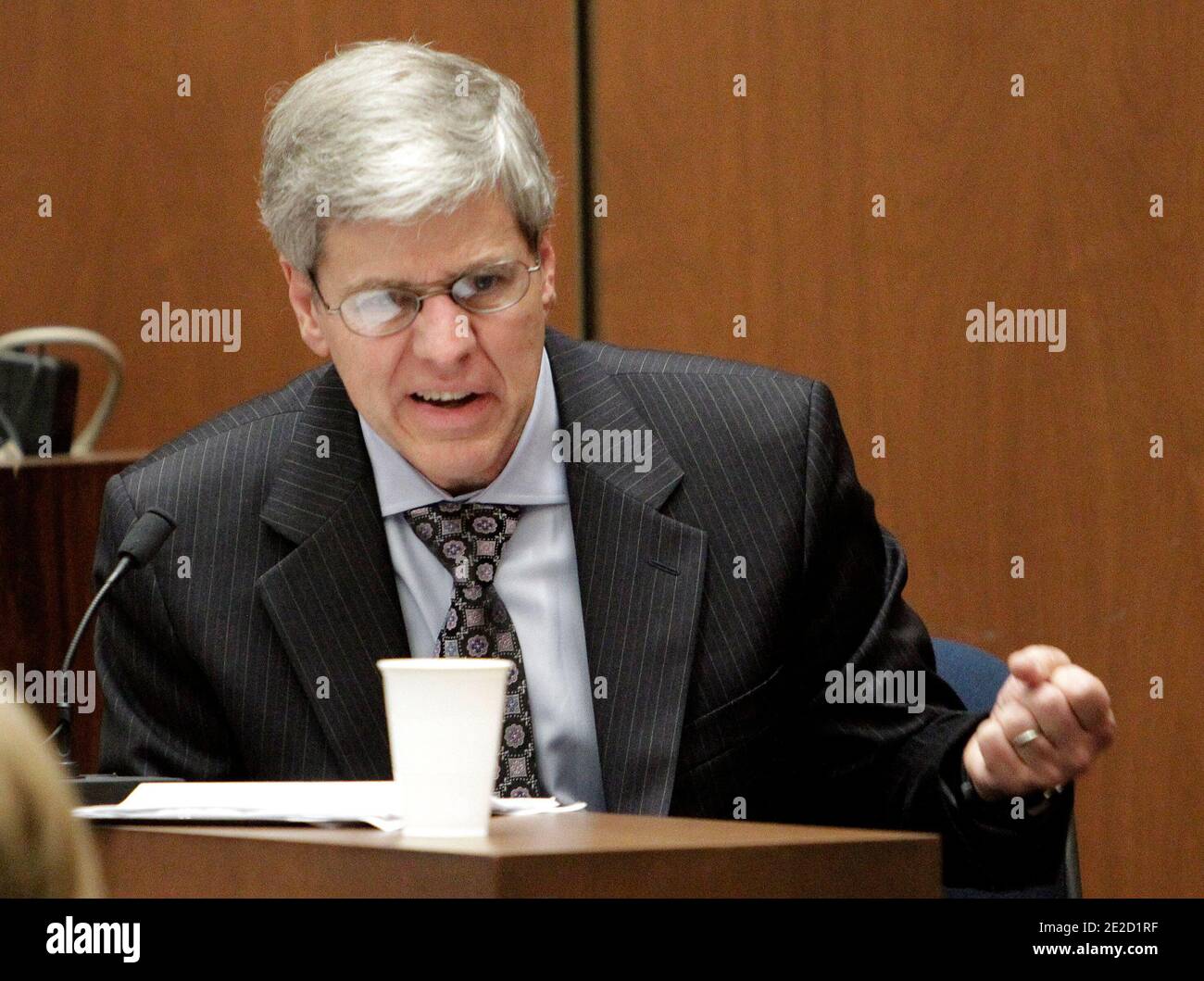 Anesthesiology expert Dr. Steven Shafer testifies during Dr. Conrad Murray's involuntary manslaughter trial in downtown Los Angeles on October 19, 2011. Murray has pleaded not guilty and faces four years in prison and the loss of his medical license if convicted of involuntary manslaughter in Michael Jackson's death. Photo by Reed Saxon/Pool/ABACAPRESS.COM Stock Photo