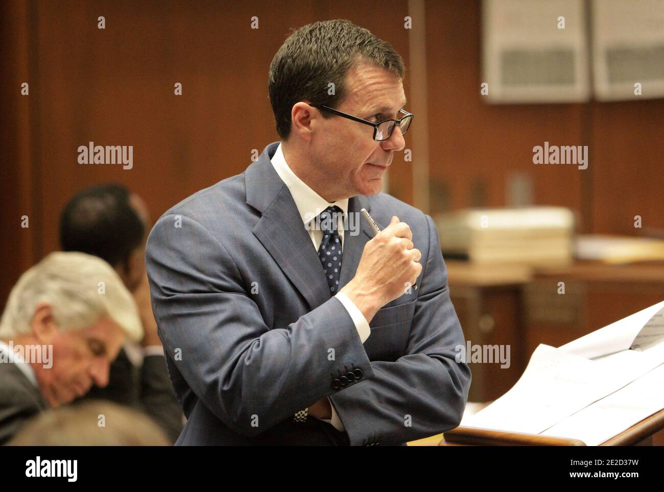 Ed Chernoff, a defense attorney for Dr. Conrad Murray, cross examines anesthesiology expert Dr. Steven Shafer, not pictured, during Murray's involuntary manslaughter trial in Los Angeles, CA, USA, on October 21, 2011. Murray has pleaded not guilty and faces four years in prison and the loss of his medical license if convicted of involuntary manslaughter in Michael Jackson's death. Photo by Reed Saxon/Pool/ABACAPRESS.COM Stock Photo