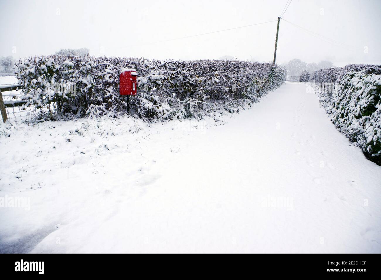 Rural post box in snow Stock Photo - Alamy