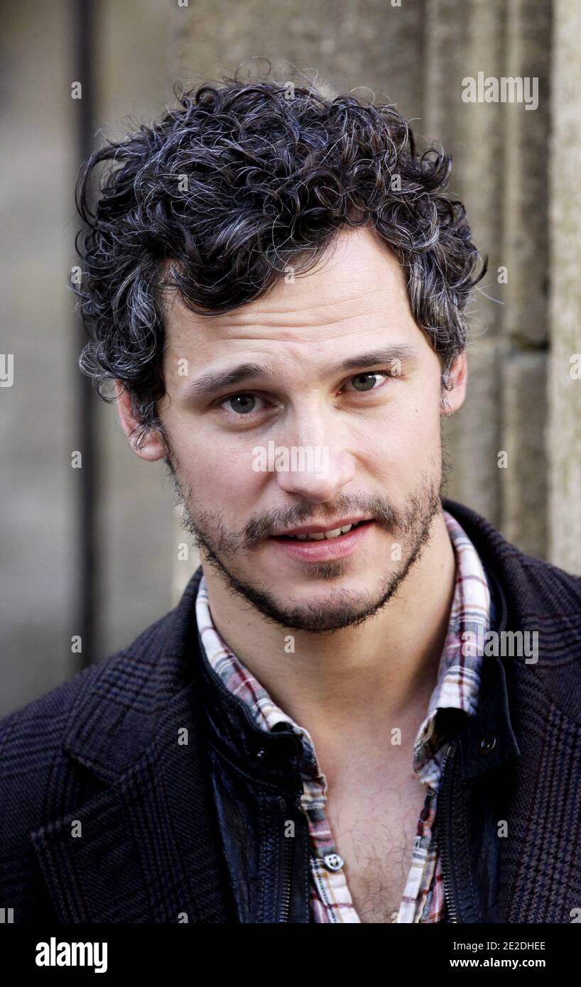 Николя кармер. Николя жиро. Николя жиро. Николас жиро 18 +. Жиро даниэль актер.