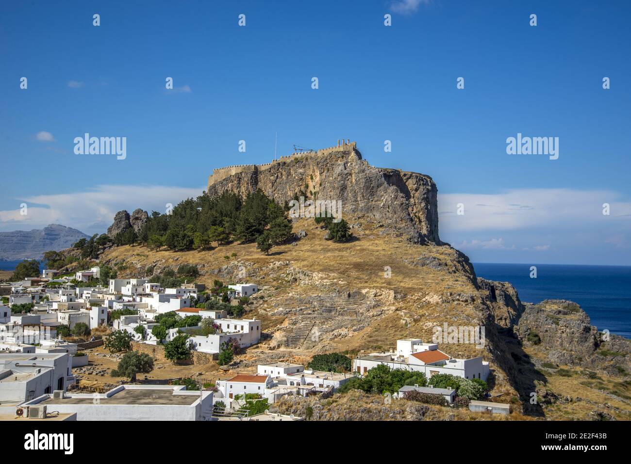 Magnificent castle on top hi-res stock photography and images - Alamy