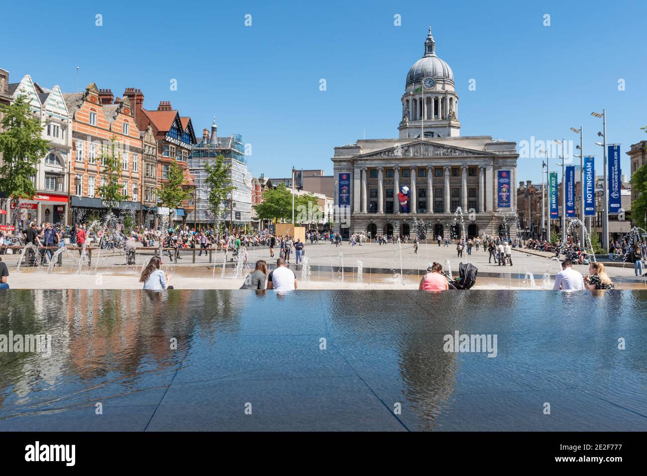The imposing Nottingham Council House stands high above Nottingham's city centre acting as a backdrop to Nottingham's Old Market Square. Stock Photo