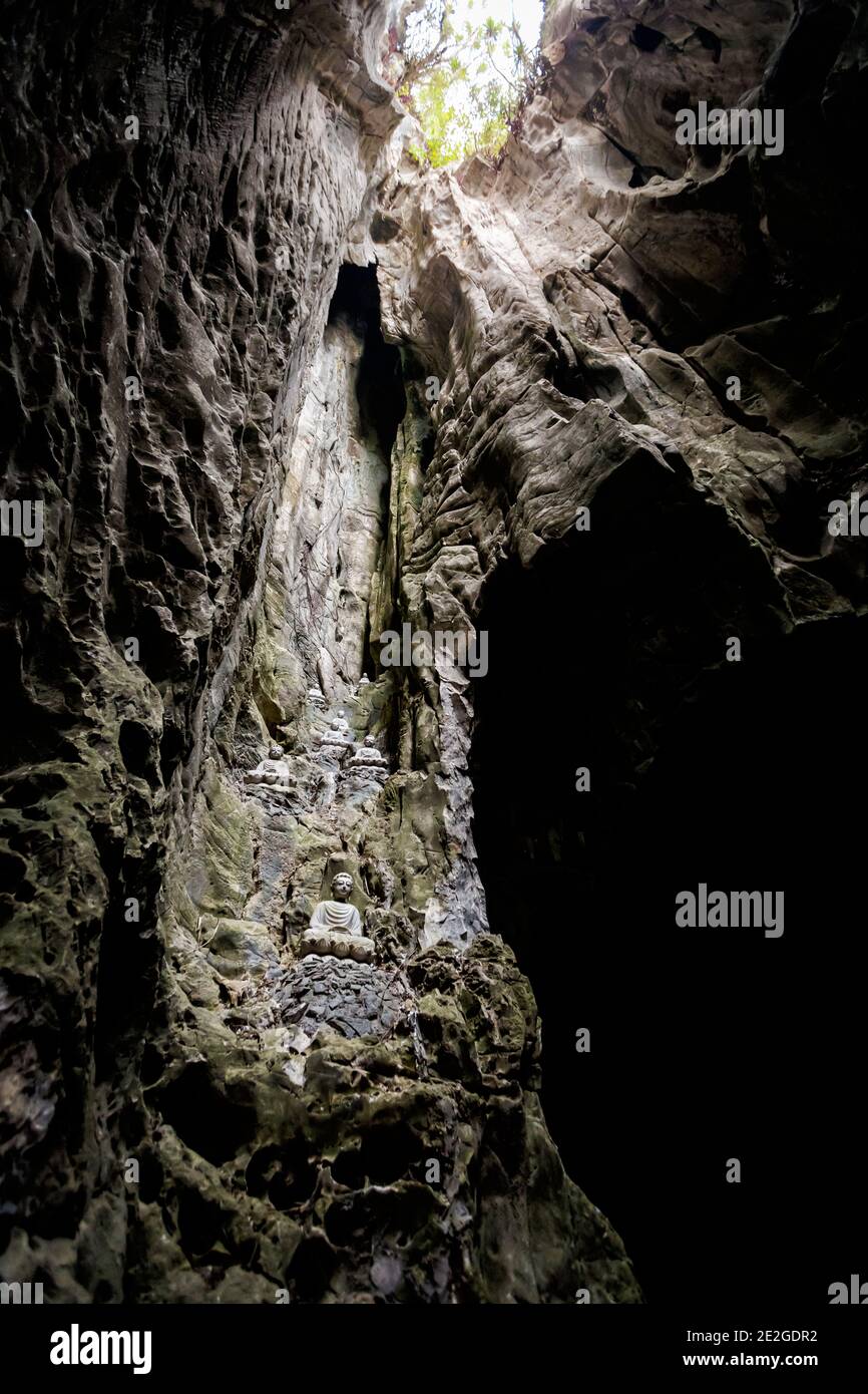 Beautiful sacred Am Phu Cave in Marble mountains, Danang, Vietnam. Buddhist  vision of hell and heaven in Ngu Hanh Son Pagoda Stock Photo - Alamy