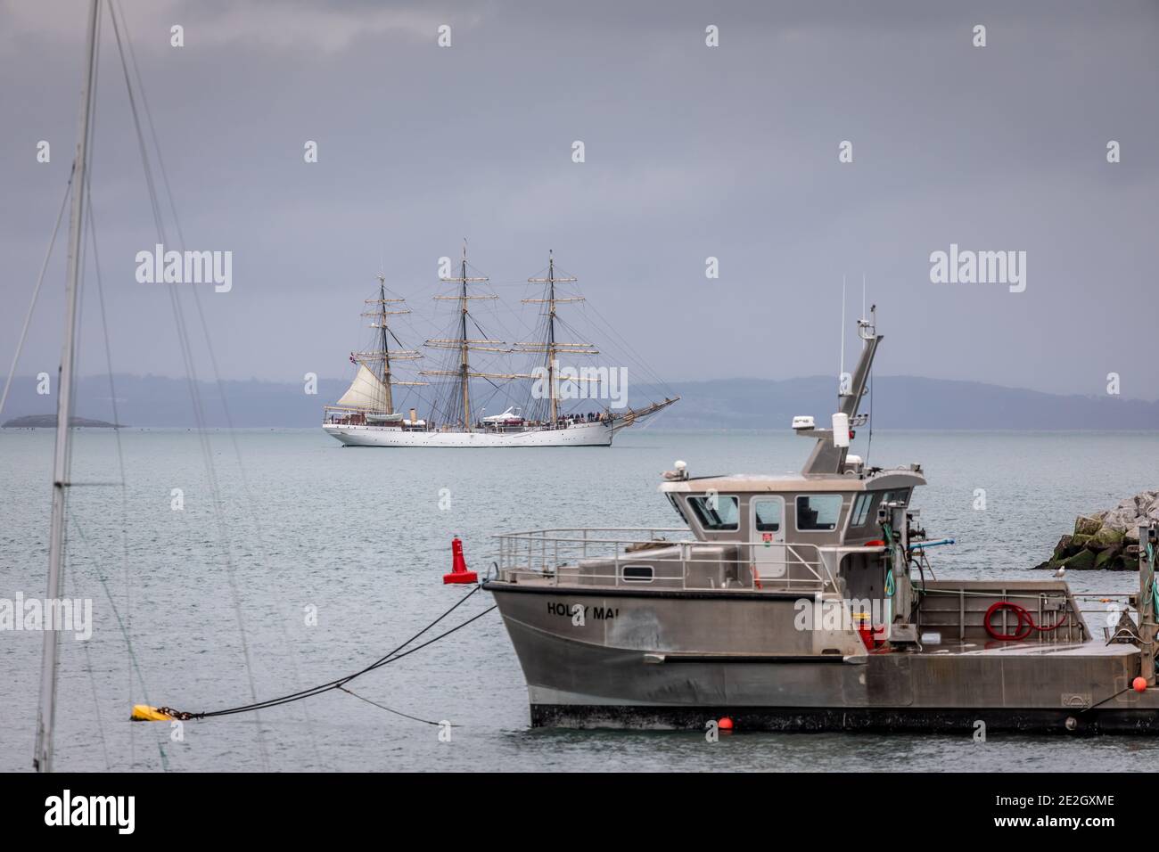 Tall ship 'Danmark' departs from Tor Bay, Paignton Stock Photo