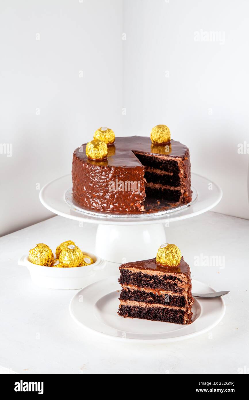 Three Tier Cake High Resolution Stock Photography And Images Alamy