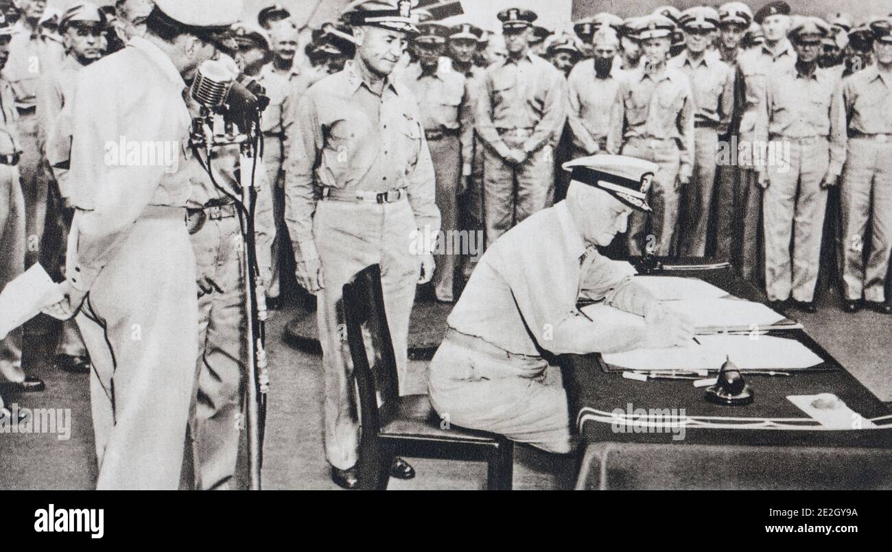 Admiral Admiral Chester William Nimiz signs the act of capitalution of Japan from the American side Stock Photo