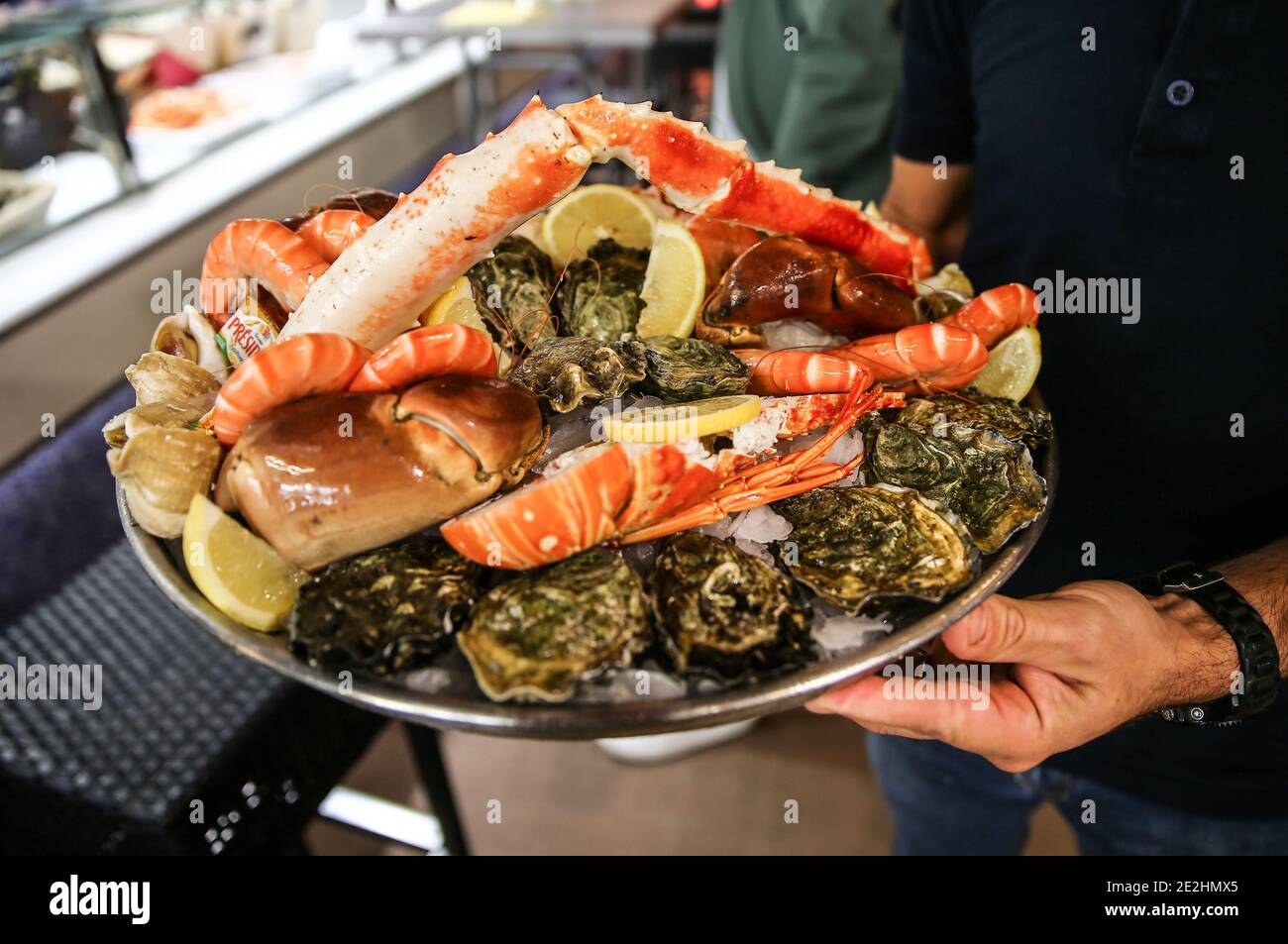 Seafood platter lobster, crab, oysters Stock Photo Alamy