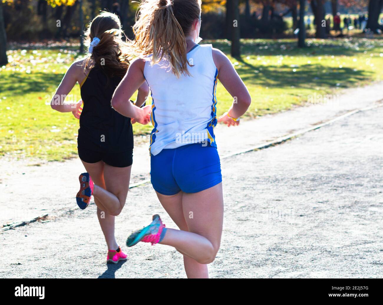 High school girls in shorts hi res stock photography and images Alamy