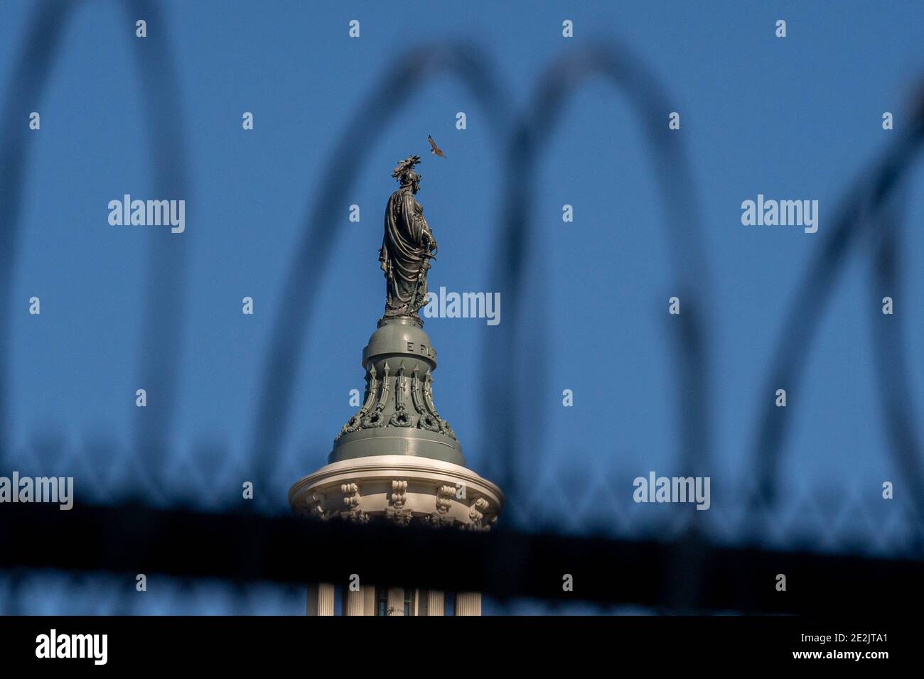 Innauguration Razor Wire Inaugurati hi-res stock photography and images - Alamy