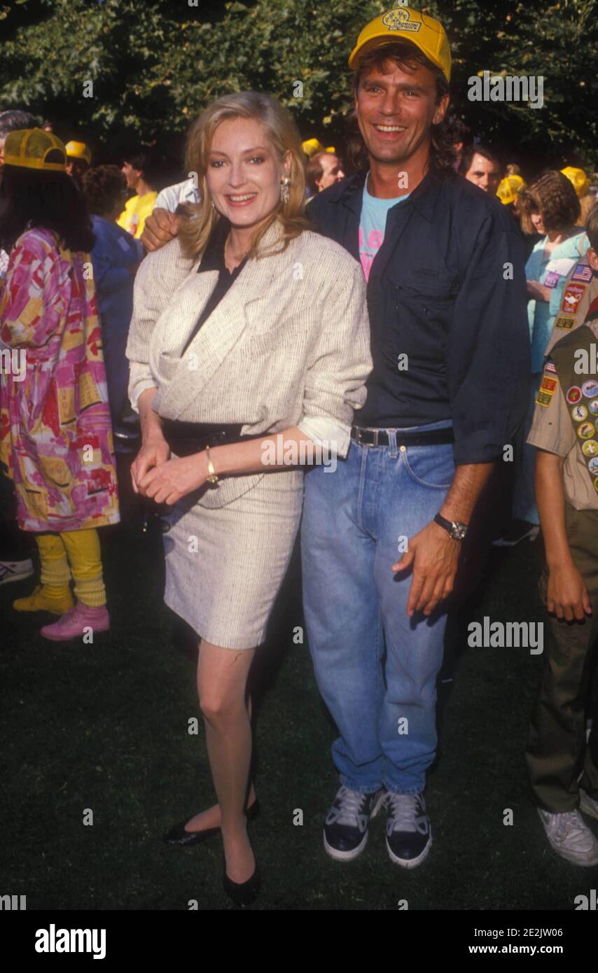 Sharon Wyatt and Richard Dean Anderson 1989  Credit: Ralph Dominguez/MediaPunch Stock Photo