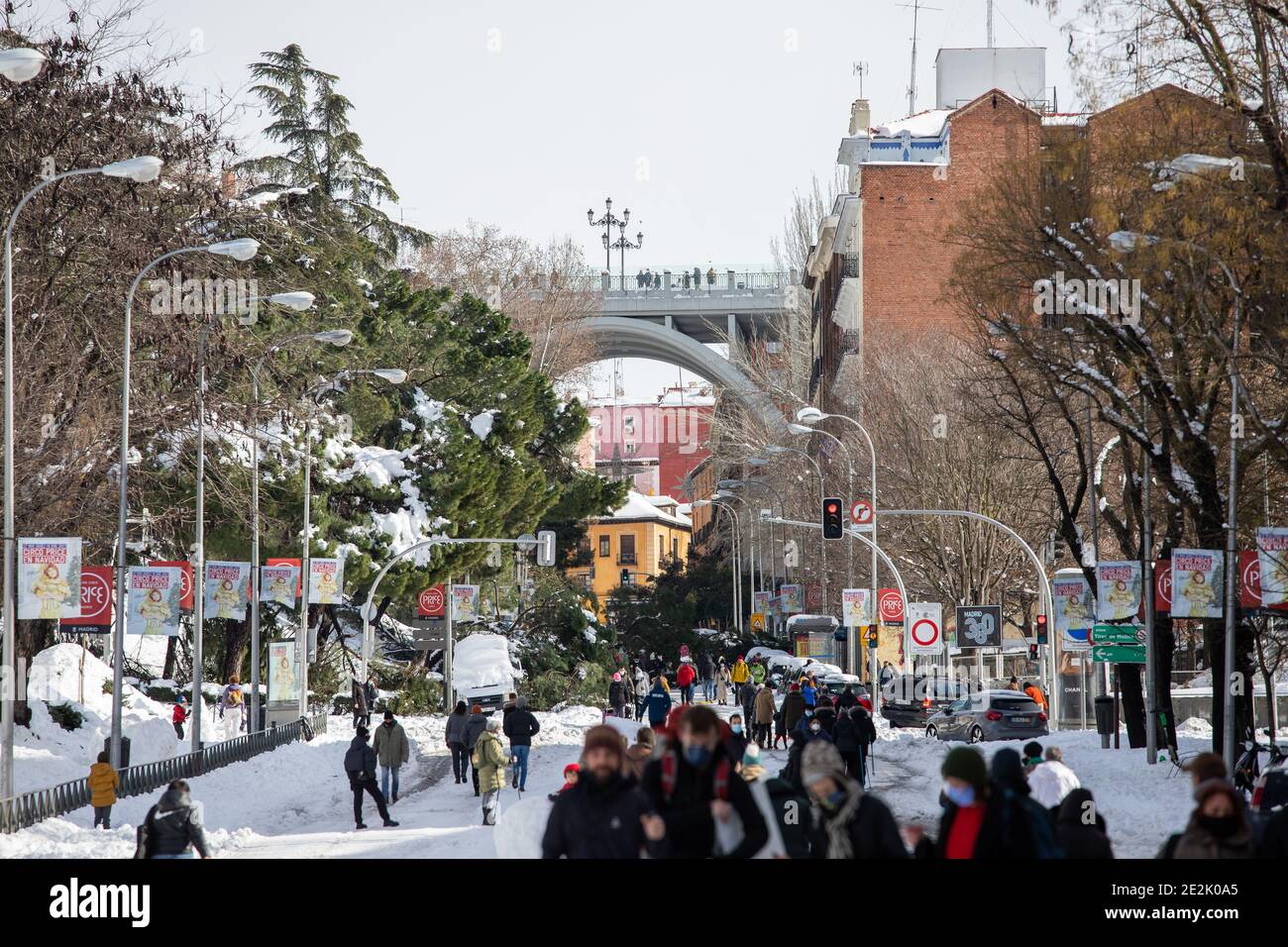 Historic Snowfall In Madrid Capital Of Spain In January 2021 Sunday January 10 In Calle Segovia We Can See The Viaduct Stock Photo Alamy