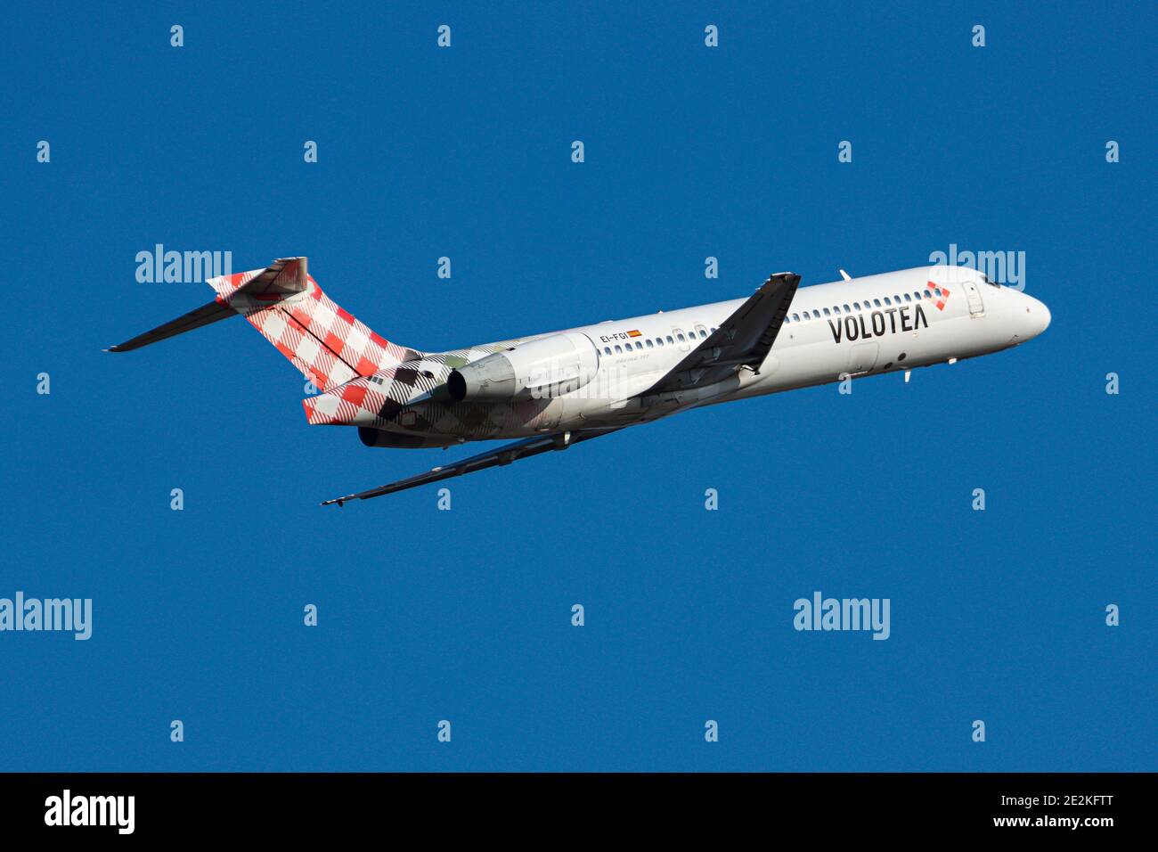 Volotea airlines hi-res stock photography and images - Alamy