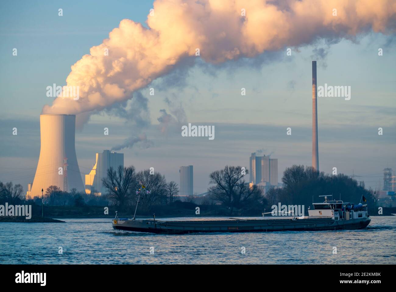 Cooling tower of the coal-fired power plant Duisburg-Walsum, operated by STEAG and EVN AG , 181 metres high, power plant unit 10, water vapour cloud, Stock Photo