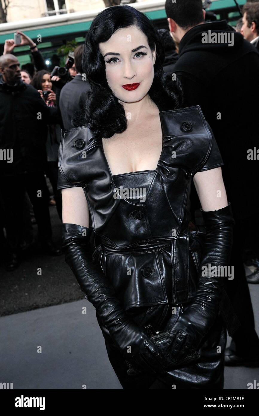 Dita von teese dior hi-res stock photography and images - Alamy