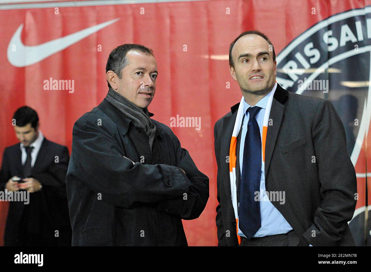 Lorient's president Loïc Ferry with PSG's President Robin Leproux during the French First league soccer match, Paris Saint Germain vs Lorient at the Parc des Princes in Paris, France on February 06, 2010. Lorient won 3-0. Photo by Thierry Plessis/ABACAPRESS.COM Stock Photo