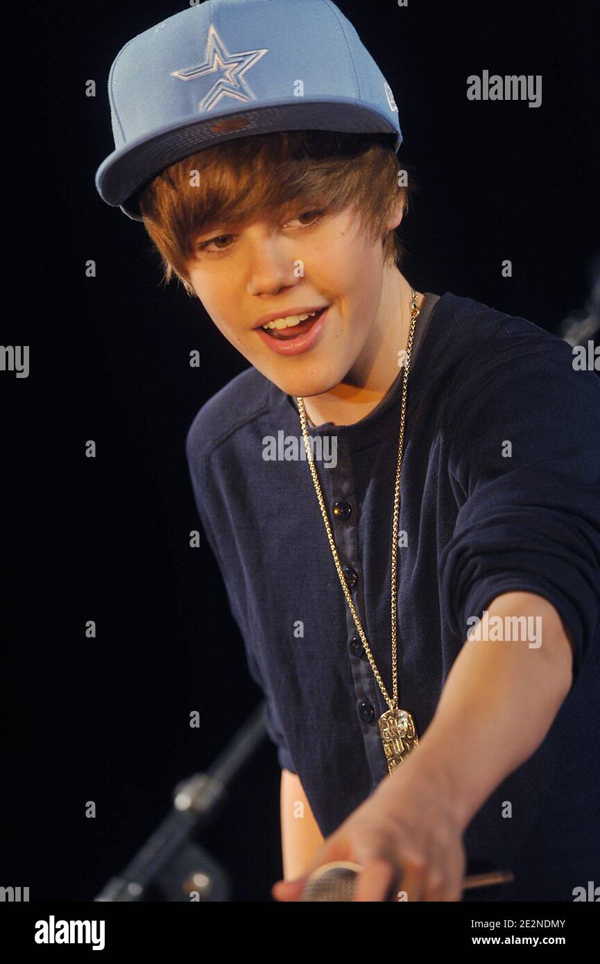 Justin Bieber Smiling 2010