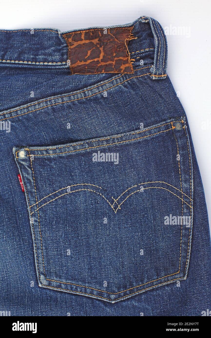 Lodge Fremsyn Mod close-up view of the pocket of a pair of levis jeans trousers. Detail From Levi's  Jeans Back Pocket Stock Photo - Alamy