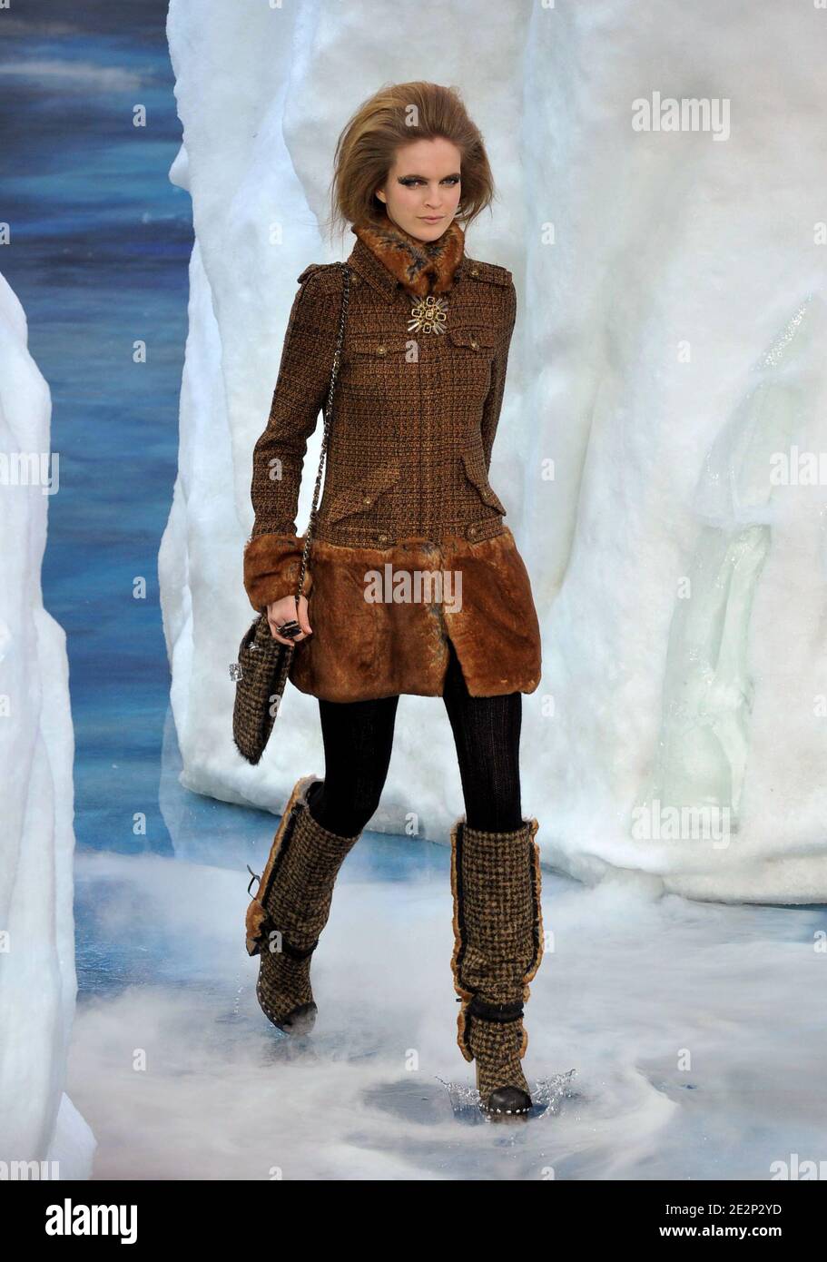 Designer Karl Lagerfeld appears during Chanel Fall-Winter 2009/2010  ready-to-wear collection show held at the Grand Palais in Paris, France on  March 10, 2009. Photo by Thierry Orban/ABACAPRESS.COM Stock Photo - Alamy