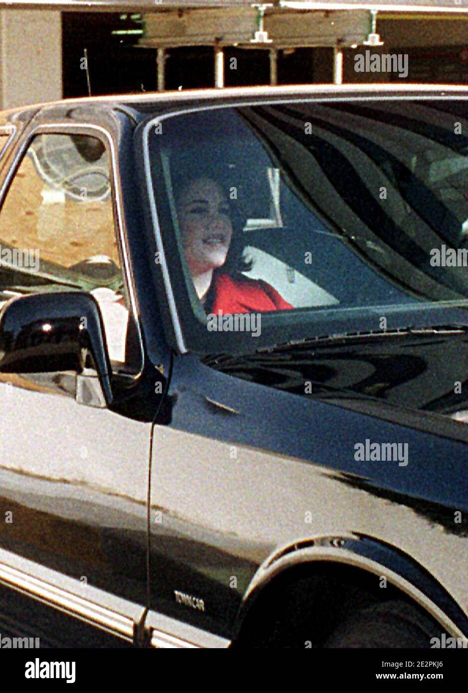 Monica lewinsky 1998 hi-res stock photography and images - Alamy