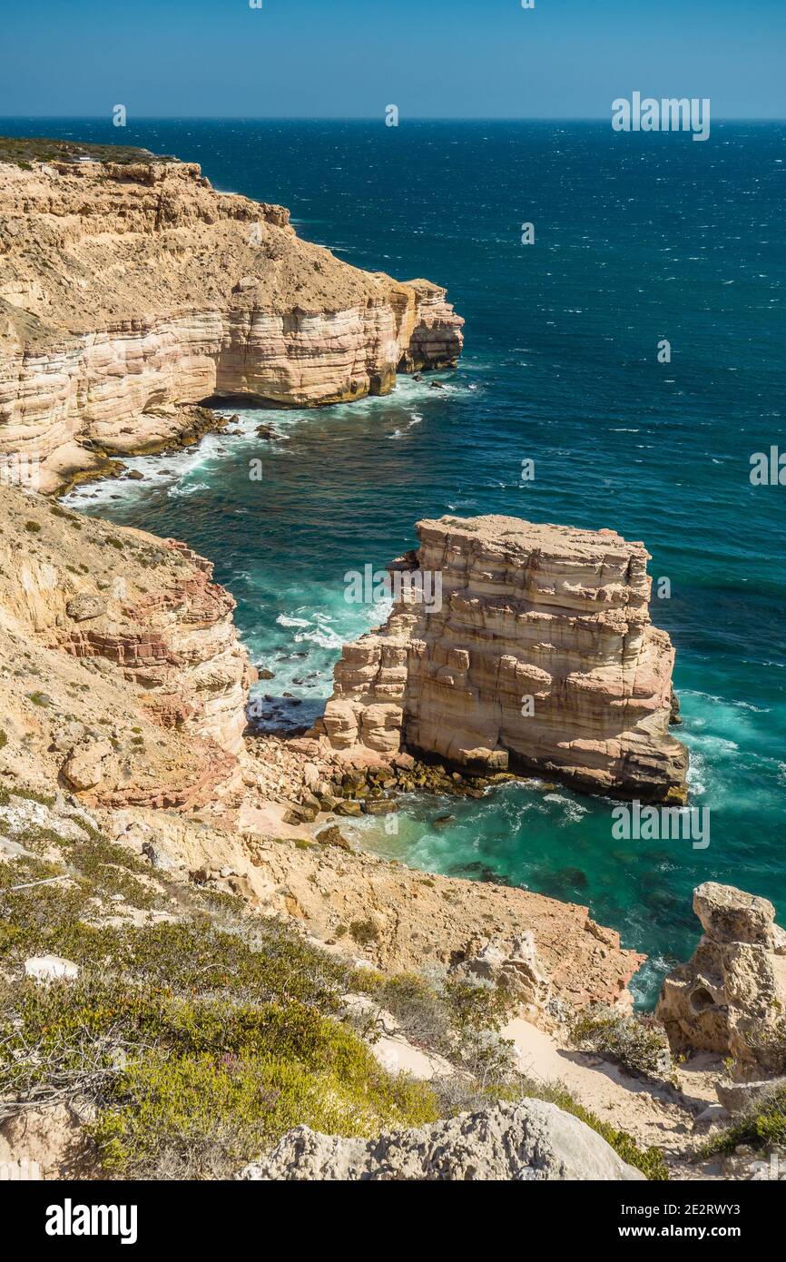 Island Rock & Natural Bridge, Red Bluff Coastal Cliffs, Kalbarri ...