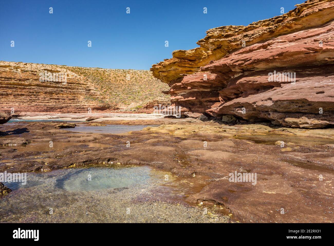 Island Rock & Natural Bridge, Red Bluff Coastal Cliffs, Kalbarri ...