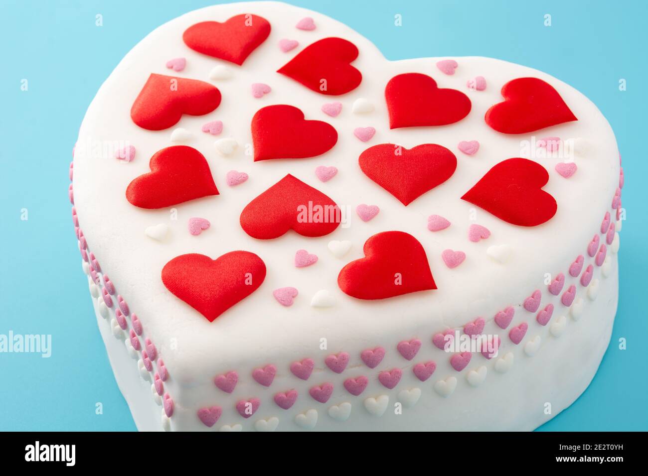 Heart cake for St. Valentine's Day, Mother's Day, or Birthday ...