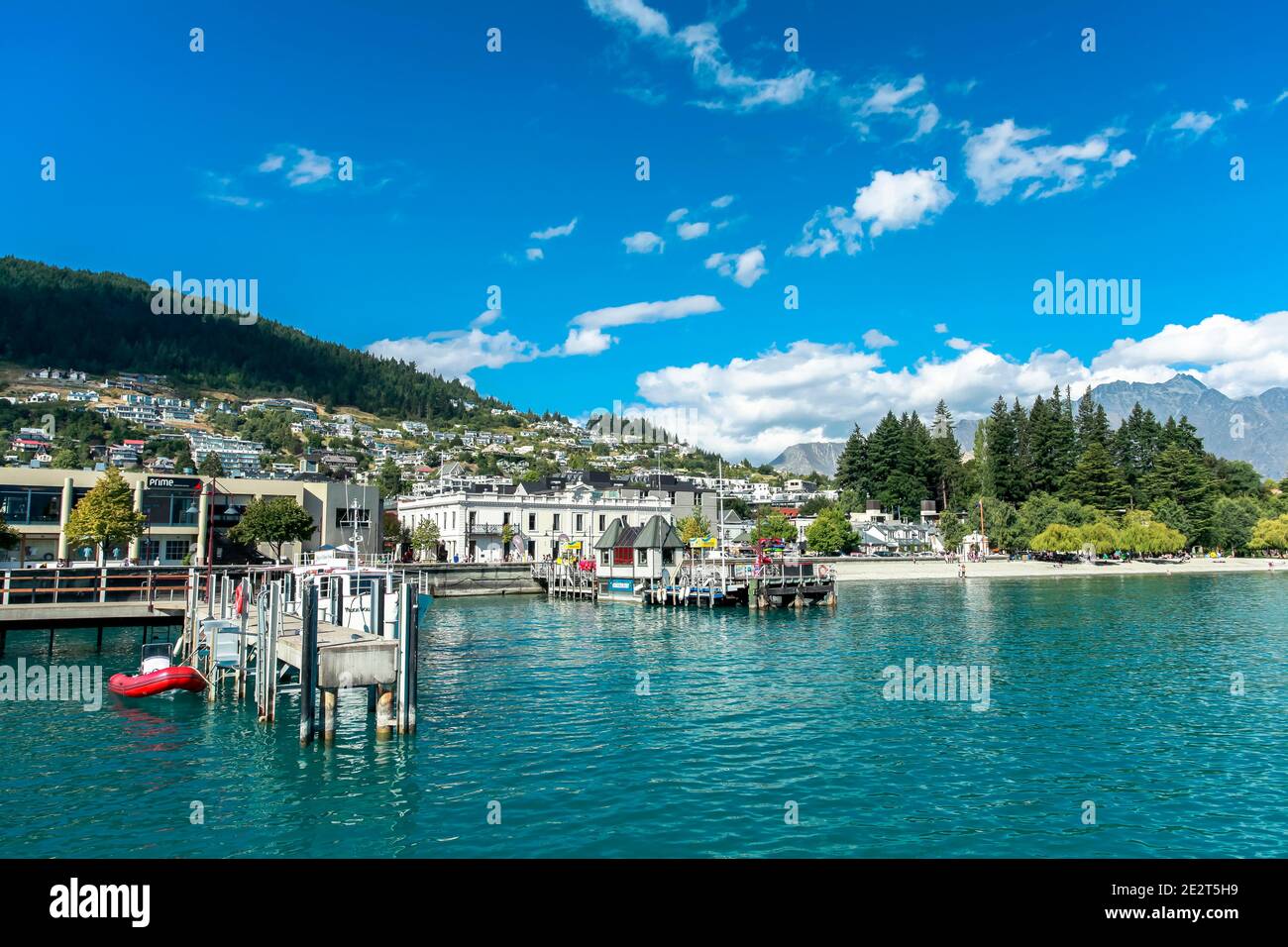 New Zealand, South Island, Otago: Lake Wakatipu in Queenstown Stock ...