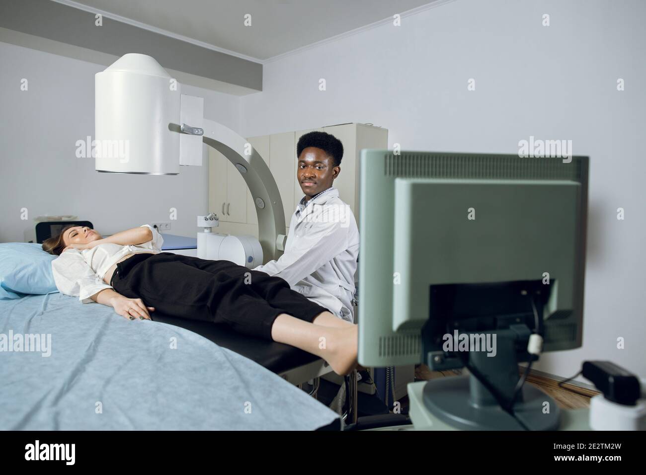 Extracorporeal shockwave kidney stone hires stock photography and