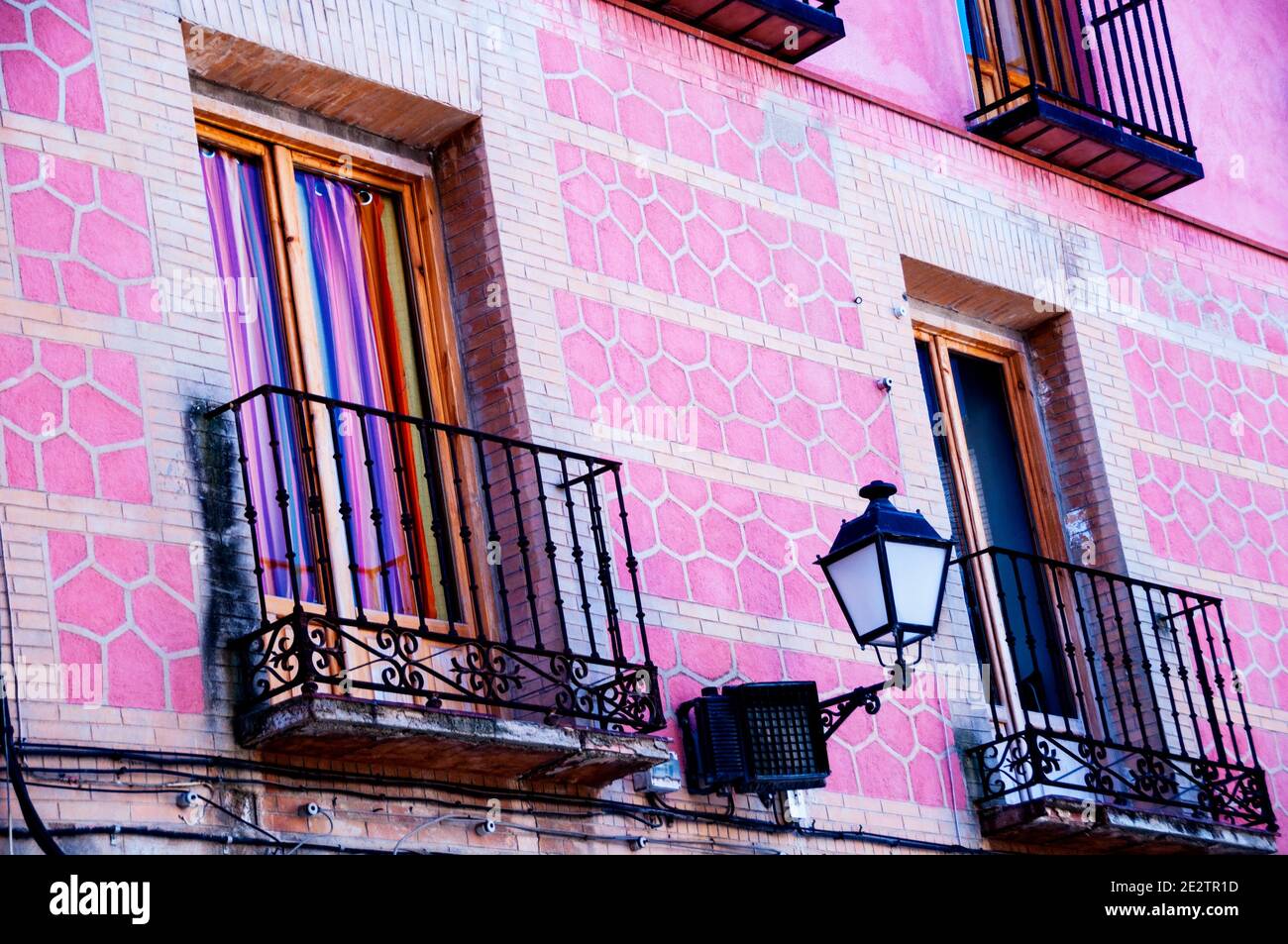 Exterior a pink brick building hi-res stock photography and images - Alamy