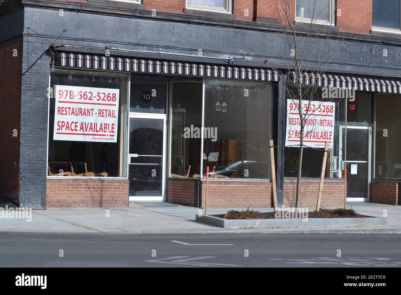 January 13, 2021, Hudson, Massachusetts, U.S: During hard economic times many businesses have closed on Main Street in Hudson, Massachusetts. (Credit Image: © Kenneth Martin/ZUMA Wire) Stock Photo