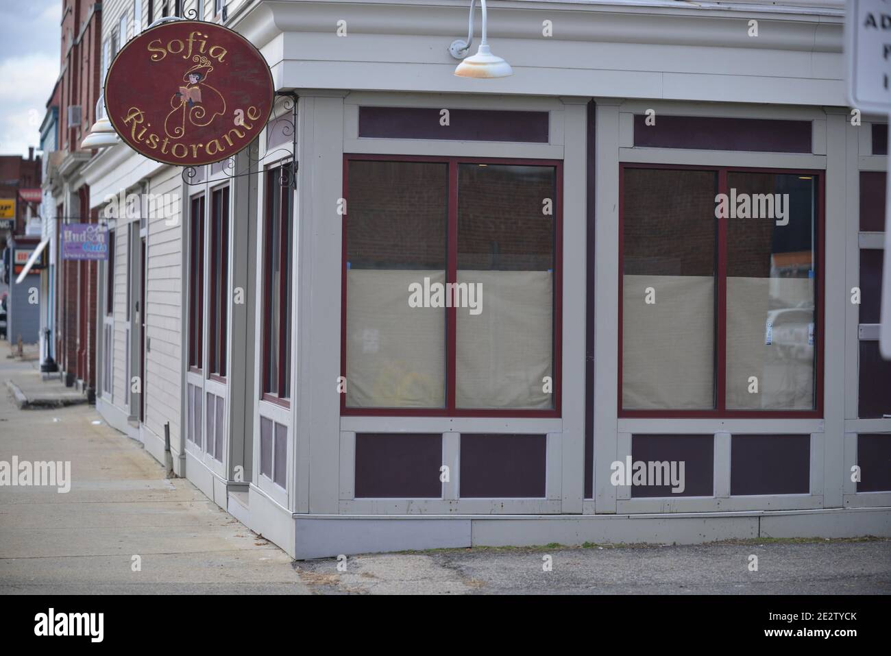 January 13, 2021, Hudson, Massachusetts, U.S: During hard economic times many businesses have closed on Main Street in Hudson, Massachusetts. (Credit Image: © Kenneth Martin/ZUMA Wire) Stock Photo