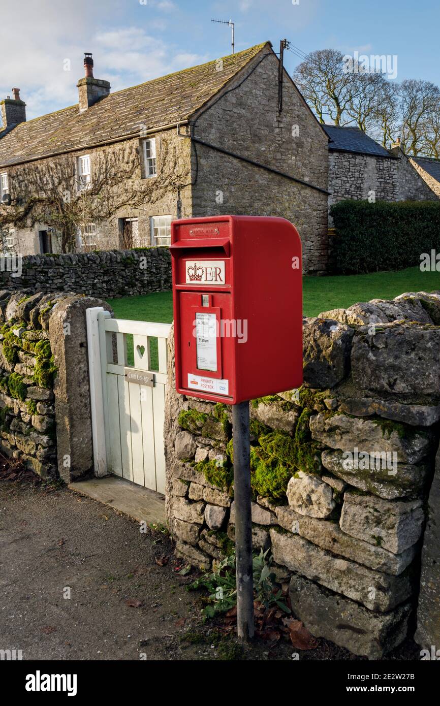 Postbox in Monyash, Peak District National Park, Derbyshire Stock Photo