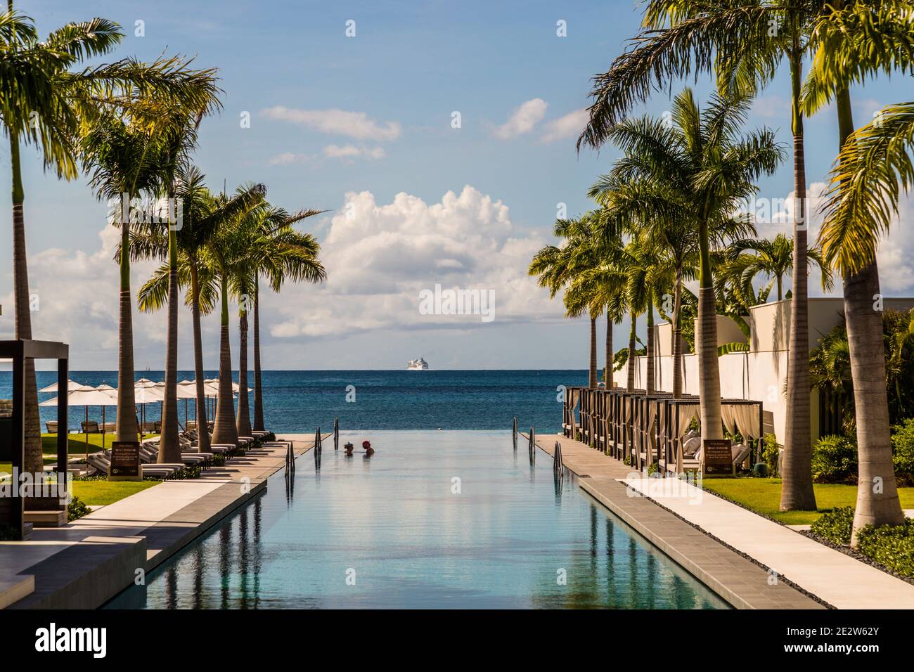 Infinity Pool of the Silversands Hotel on The Lime, Grenada Stock Photo