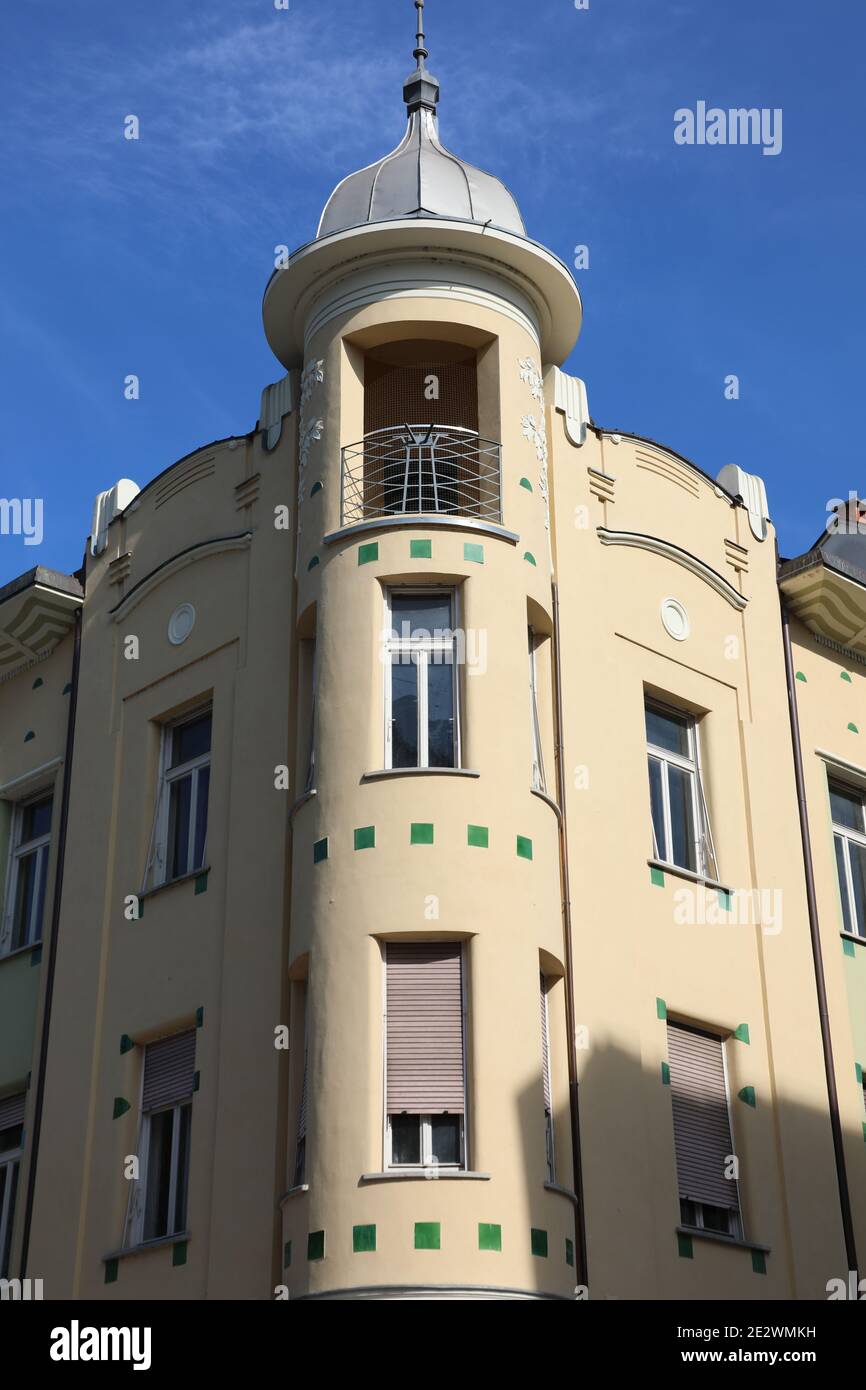 Turret apartment hires stock photography and images Alamy