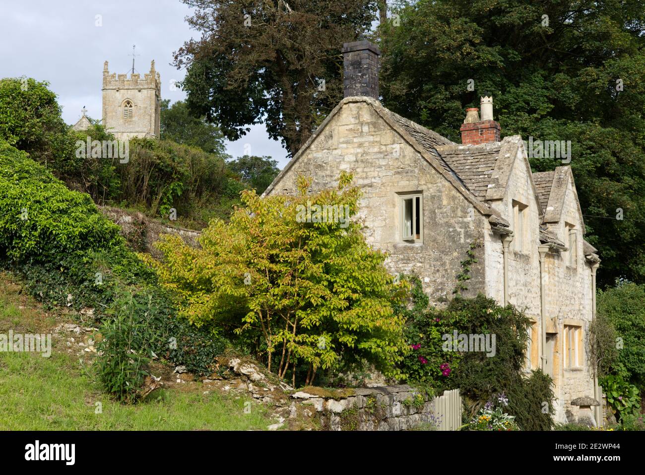 Stone cottage in the cotswolds village of Compton Abdale Stock Photo