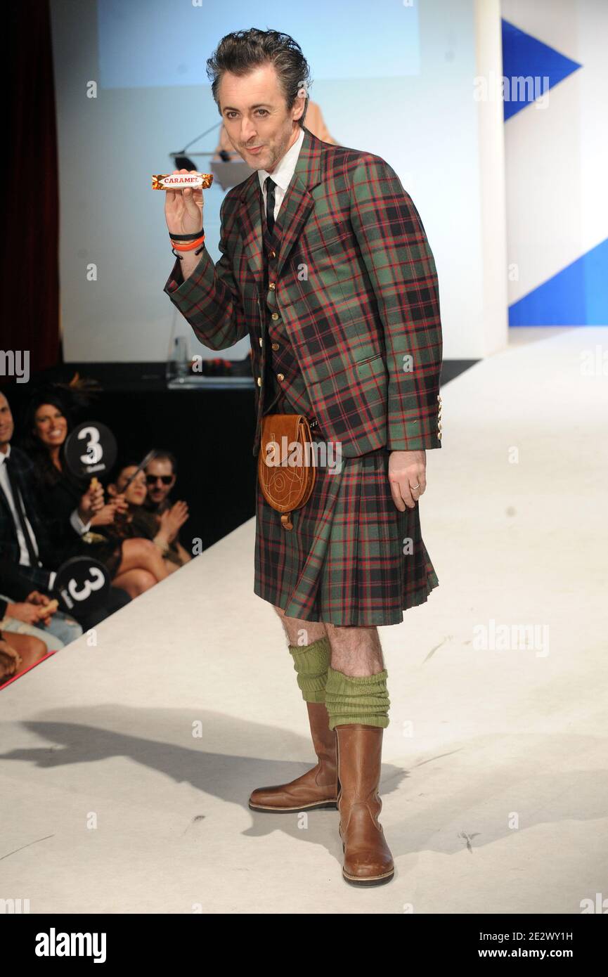 Alan Cumming walks the runway at the 8th annual 'Dressed To Kilt' Charity Fashion Show presented by Glenfiddich at M2 Ultra Lounge in New York City, NY, USA on April 5, 2010. Photo by Mehdi Taamallah/ABACAPRESS.COM (Pictured: Alan Cumming) Stock Photo