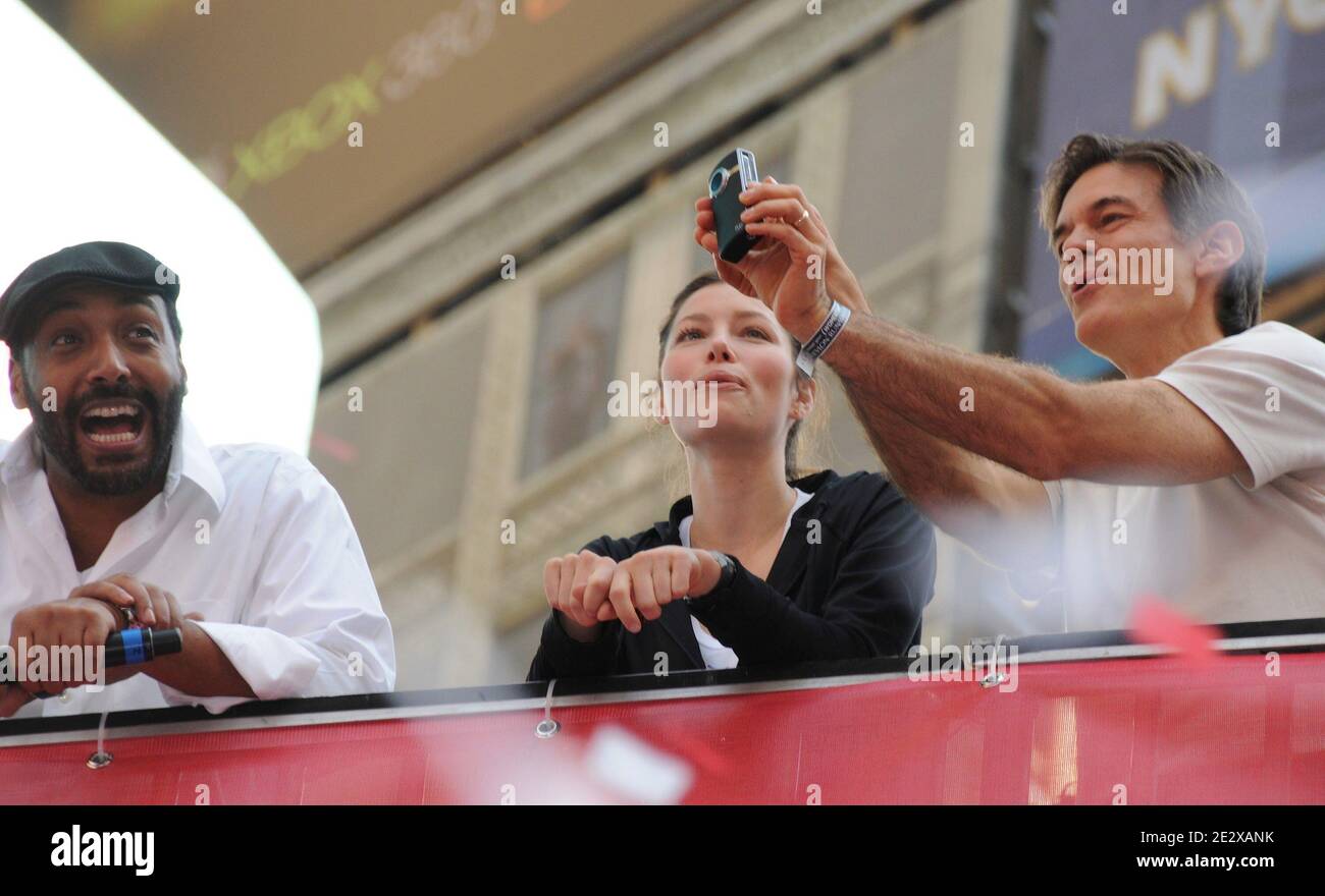 L-R: Jessie L Martin, Jessica Biel, Dr. Oz attends the 13th Annual EIF Revlon Run/Walk For Women, held in Times Square in New York City, NY, USA, on May 1, 2010. Photo by Graylock/ABACAPRESS.COM (Pictured: Jessie L Martin, Jessica Biel, Dr. Oz) Stock Photo