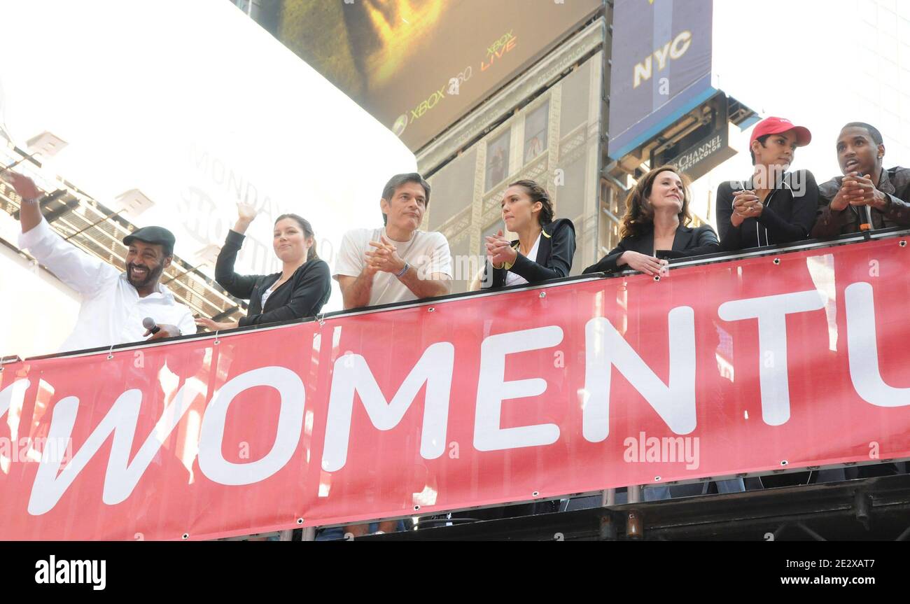 L-R: Jesse L Martin, Jessica Biel, Dr. Oz, Jessica Alba, Lilly Tartikoff, Halle Berry, Trey Songz attends the 13th Annual EIF Revlon Run/Walk For Women, held in Times Square in New York City, NY, USA, on May 1, 2010. Photo by Graylock/ABACAPRESS.COM (Pictured: Jesse L Martin, Jessica Biel, Dr. Oz, Jessica Alba, Lilly Tartikoff, Halle Berry, Trey Songz) Stock Photo