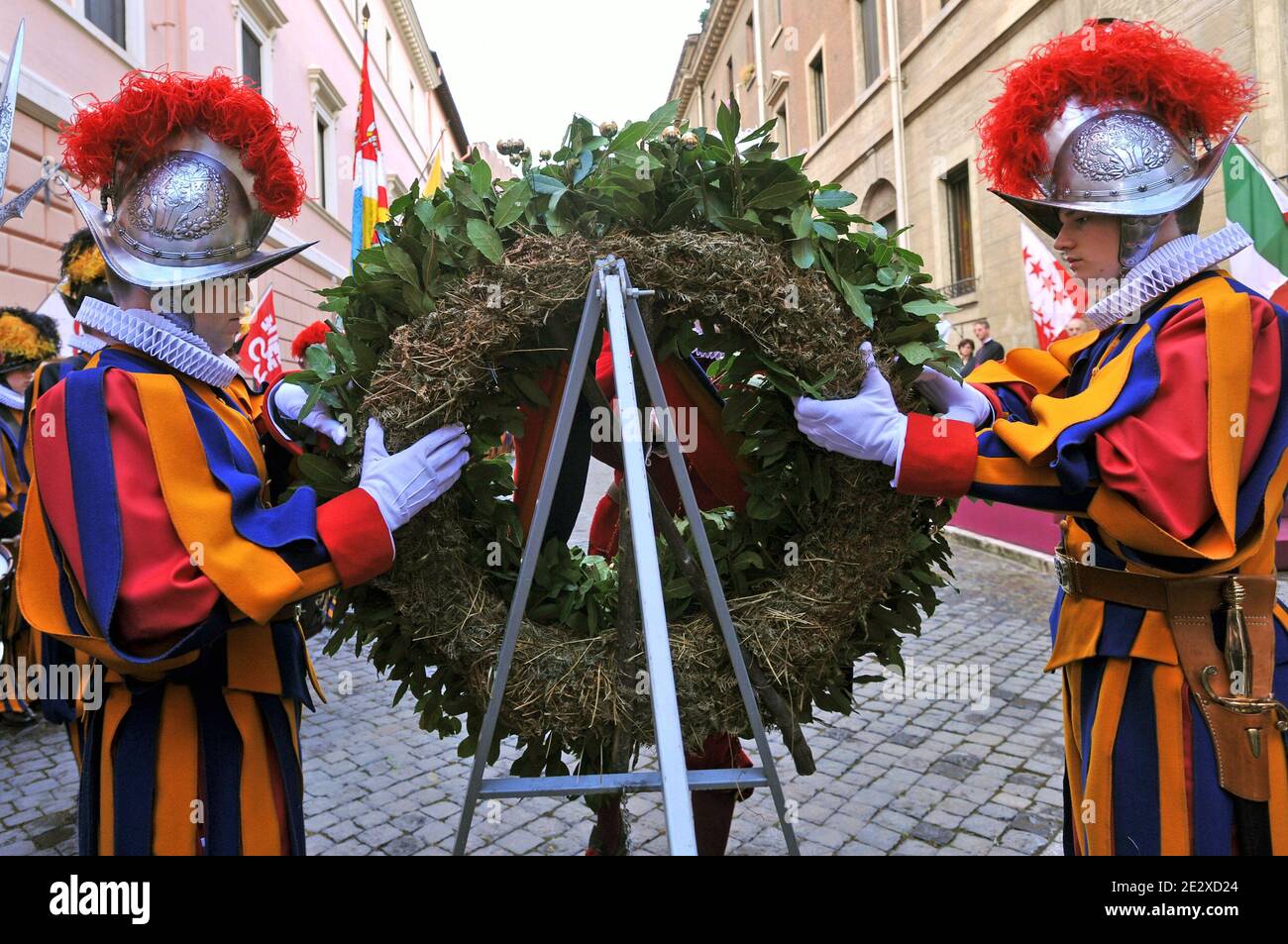 Vatican Swiss Guards commemorate the 1527 Sack of Rome, in the courtyard of the headquarters of the Swiss Guards, at the Vatican on May 6, 2010. The ceremony is held each May 6 to commemorate the 147 Swiss Guards who died protecting Pope Clement VII during the 1527 Sack of Rome carried out by the mutinous troops of Charles V, Holy Roman Emperor. Photo by ABACAPRESS.COM Stock Photo