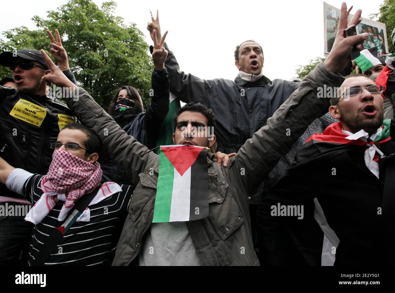 French anti-riot gendarmes face protesters in Paris, France, on May 31, 2010 during a demonstration against Israel's deadly raid on an aid flotilla bound for Gaza Strip. Photo par Stephane Lemouton/ABACAPRESS.COM Stock Photo