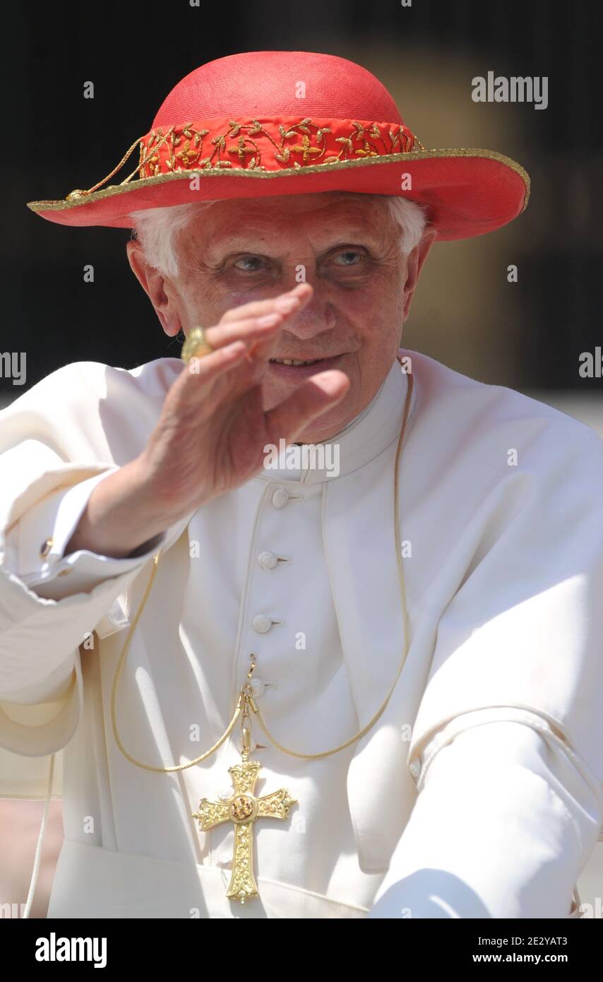 Sunny day in Rome: Pope Benedict XVI wears his red Saturn hat , named ...