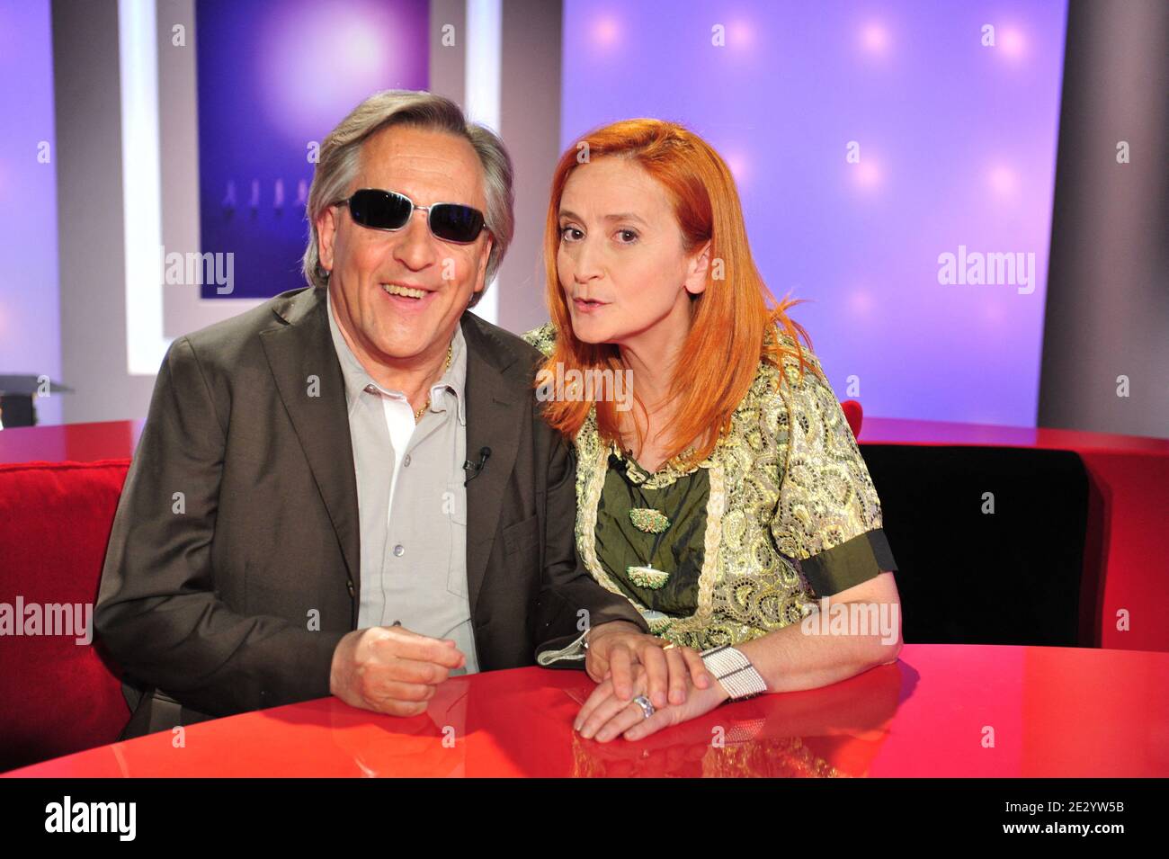 Femme Publique High Resolution Stock Photography And Images Alamy