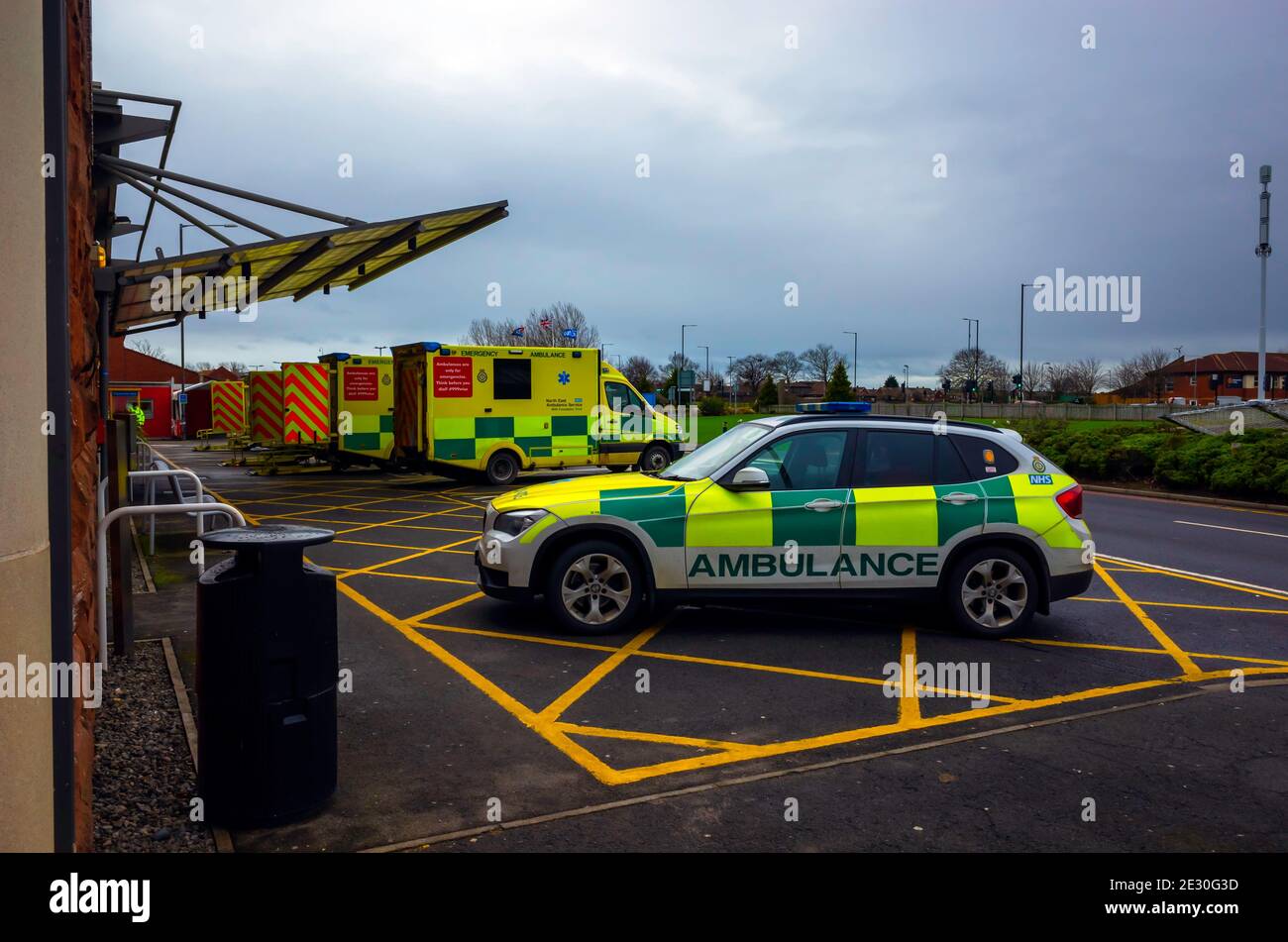 NHS Ambulances outside the Regional Major Trauma Centre or Accident and ...