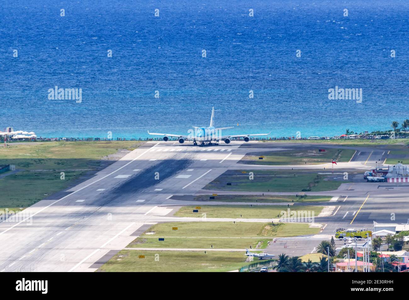 Saint maarten airport hires stock photography and images Alamy