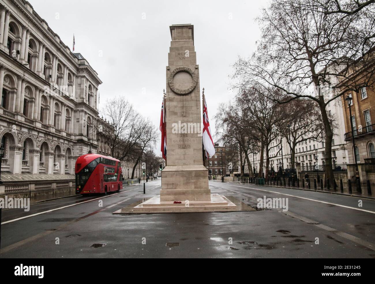 Empty streets ib london hi-res stock photography and images - Alamy