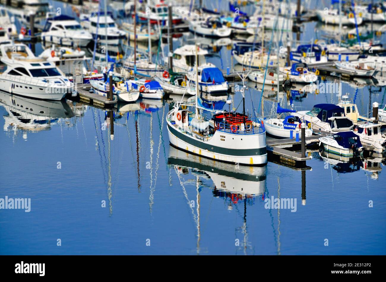 Large model boats hi-res stock photography and images - Alamy