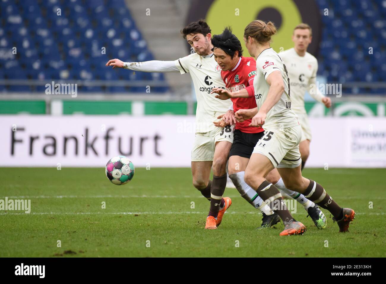 Leon flach fc st pauli hires stock photography and images Alamy