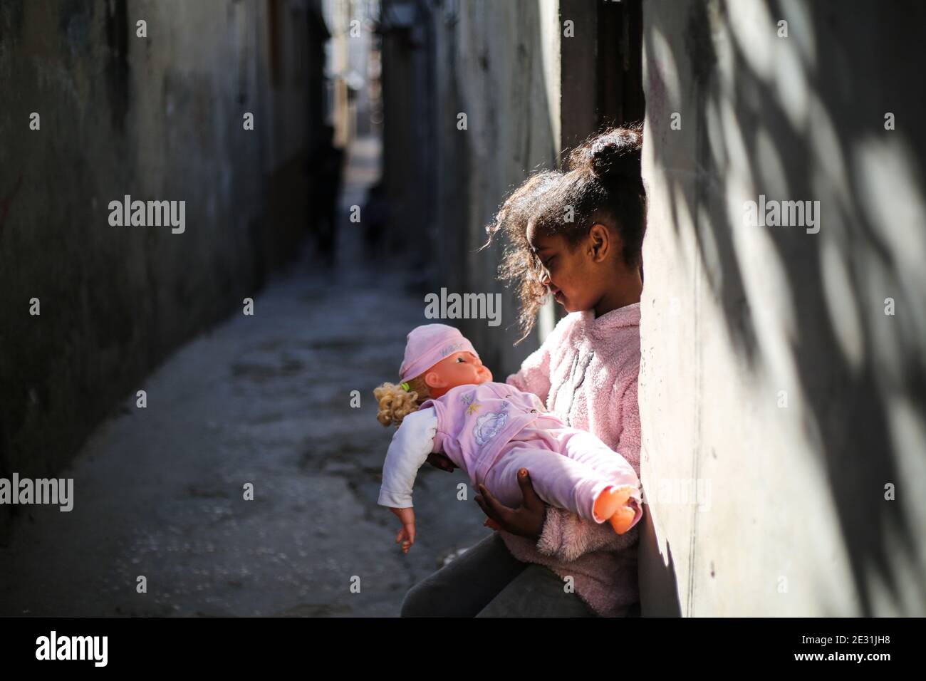 Deir AlBalah, The Gaza Strip, Palestine. 16th Jan, 2021. At Deir al